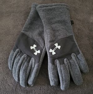 💥*NEVER WORN* Under Armour Winter Gloves